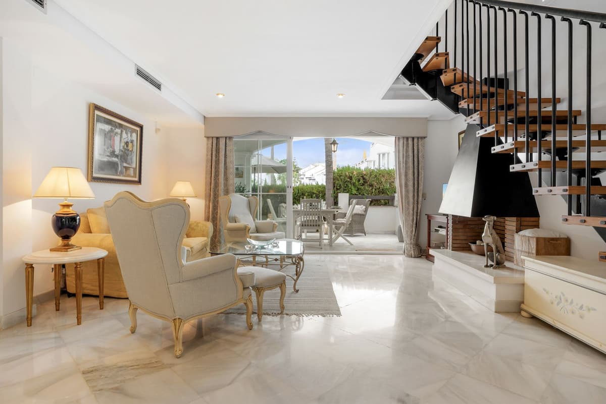 Townhouse in The Golden Mile — photo 4 of 10