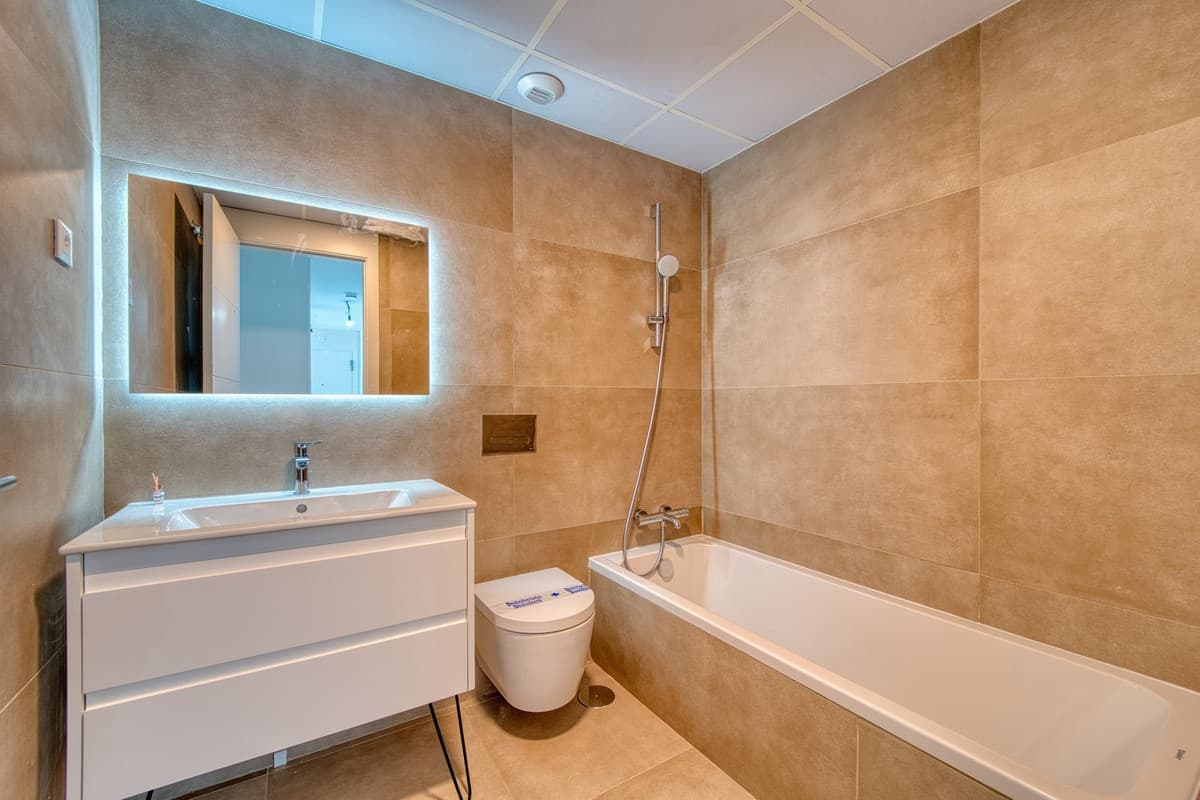 Middle Floor Apartment in Torremolinos — photo 9 of 10