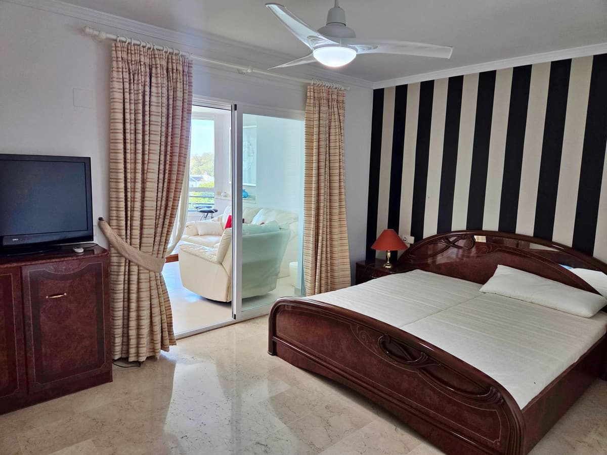 Penthouse Duplex in Puerto Banús — photo 8 of 10