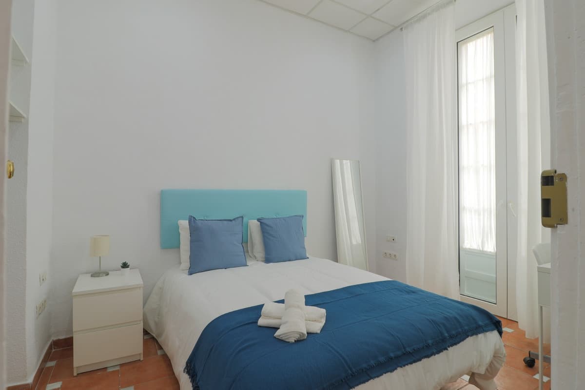 Middle Floor Apartment in Málaga — photo 7 of 10
