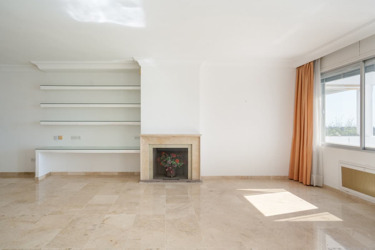 Middle Floor Apartment in Marbella — photo 8 of 10