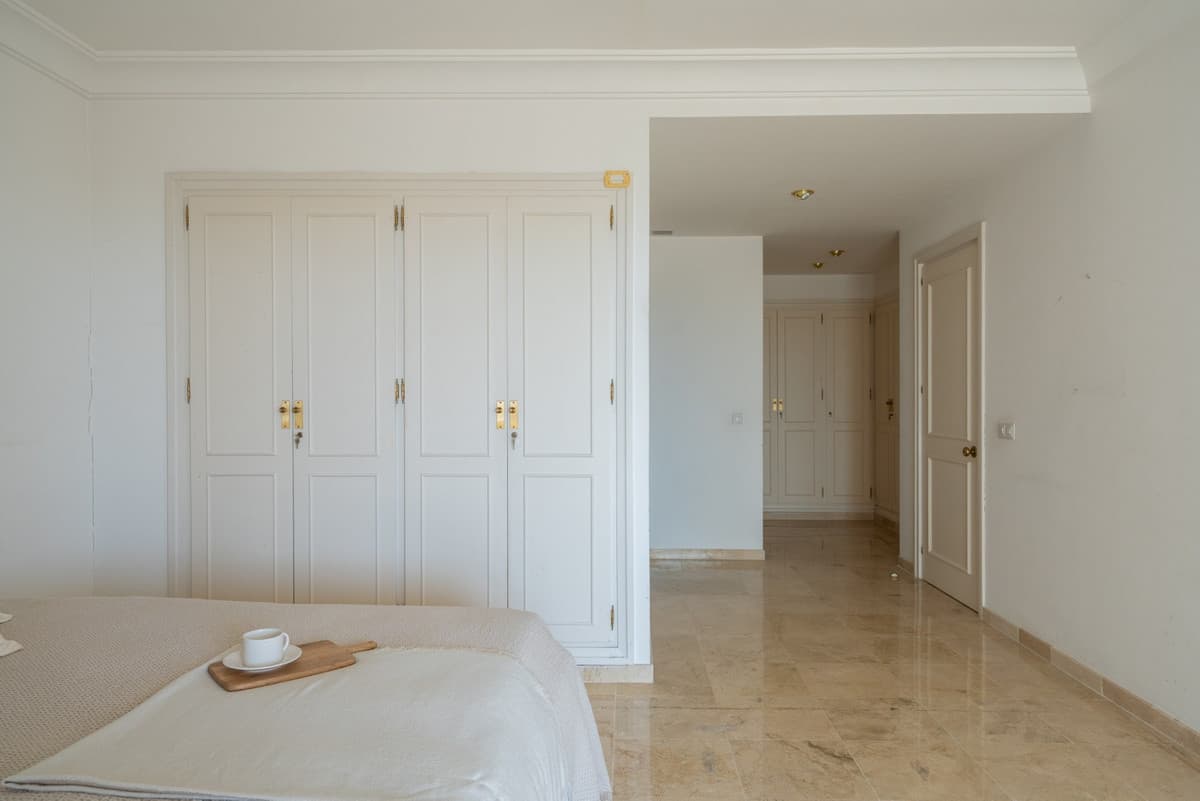 Middle Floor Apartment in Marbella — photo 9 of 10