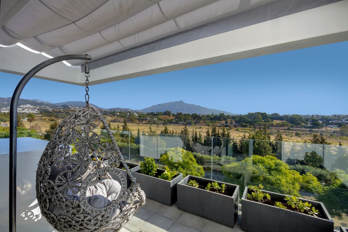 Penthouse in Estepona — photo 1 of 10