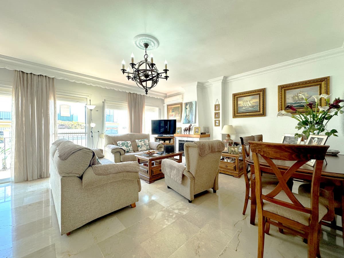 Townhouse in Estepona — photo 2 of 10