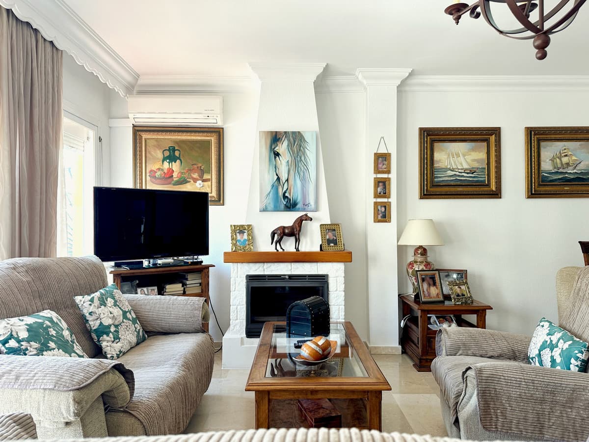 Townhouse in Estepona — photo 4 of 10