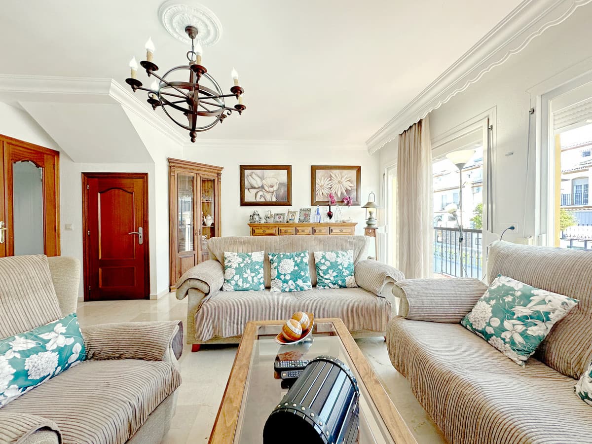 Townhouse in Estepona — photo 6 of 10