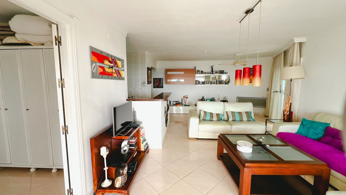 Middle Floor Apartment in La Cala de Mijas — photo 5 of 10