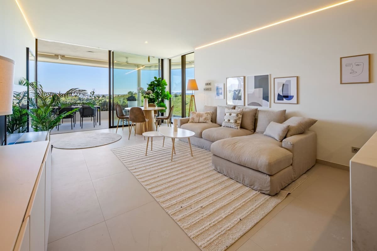Middle Floor Apartment in Fuengirola — photo 3 of 10