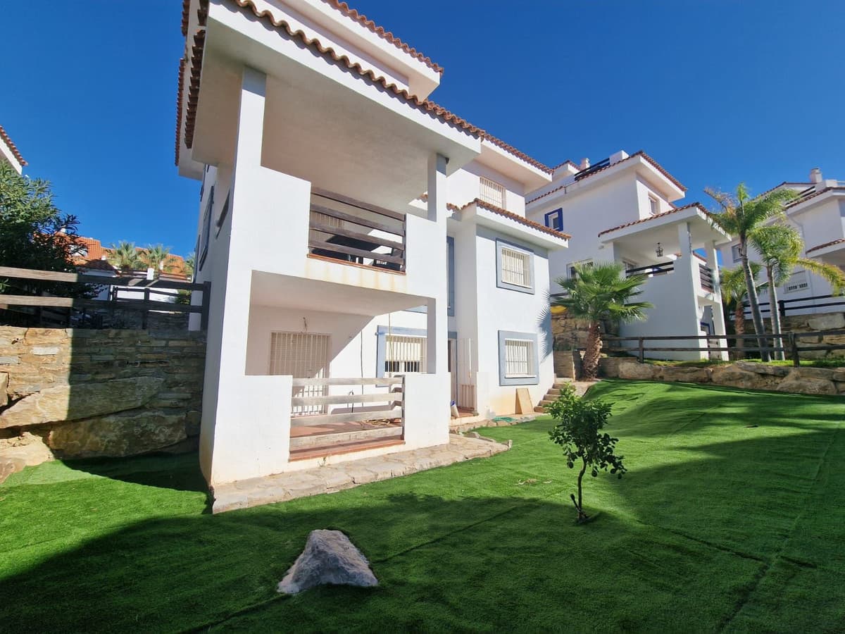 Detached Villa in Manilva — photo 2 of 10