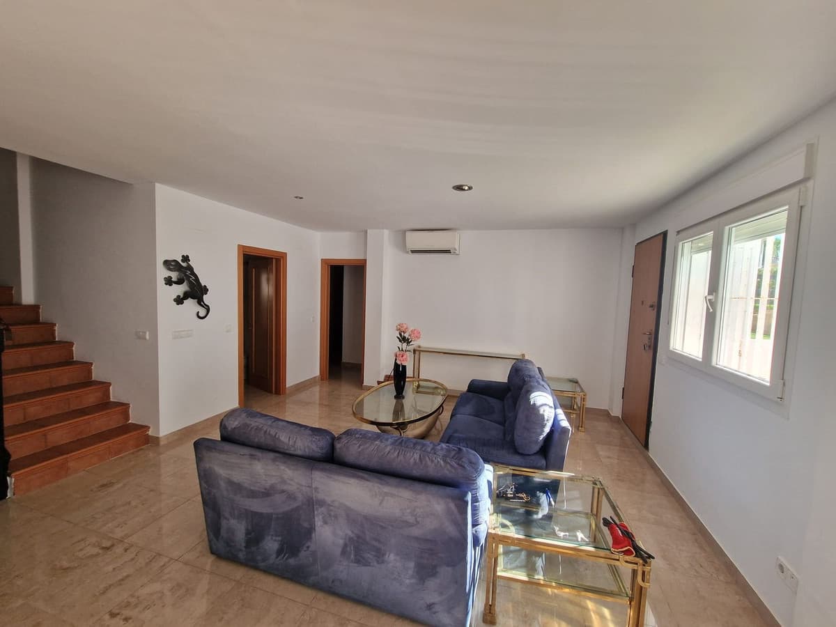 Detached Villa in Manilva — photo 3 of 10