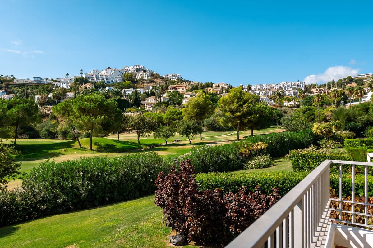 Middle Floor Apartment in Los Arqueros — photo 1 of 10
