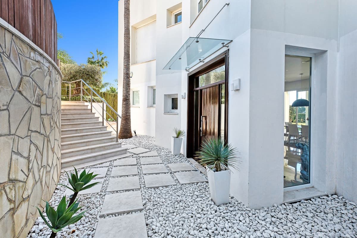 Detached Villa in El Rosario — photo 2 of 10