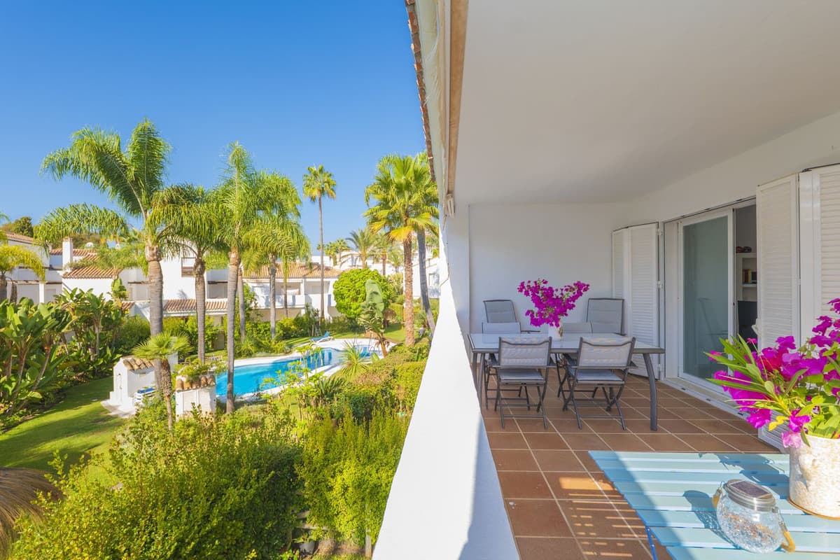 Townhouse in Bahía de Marbella — photo 2 of 10