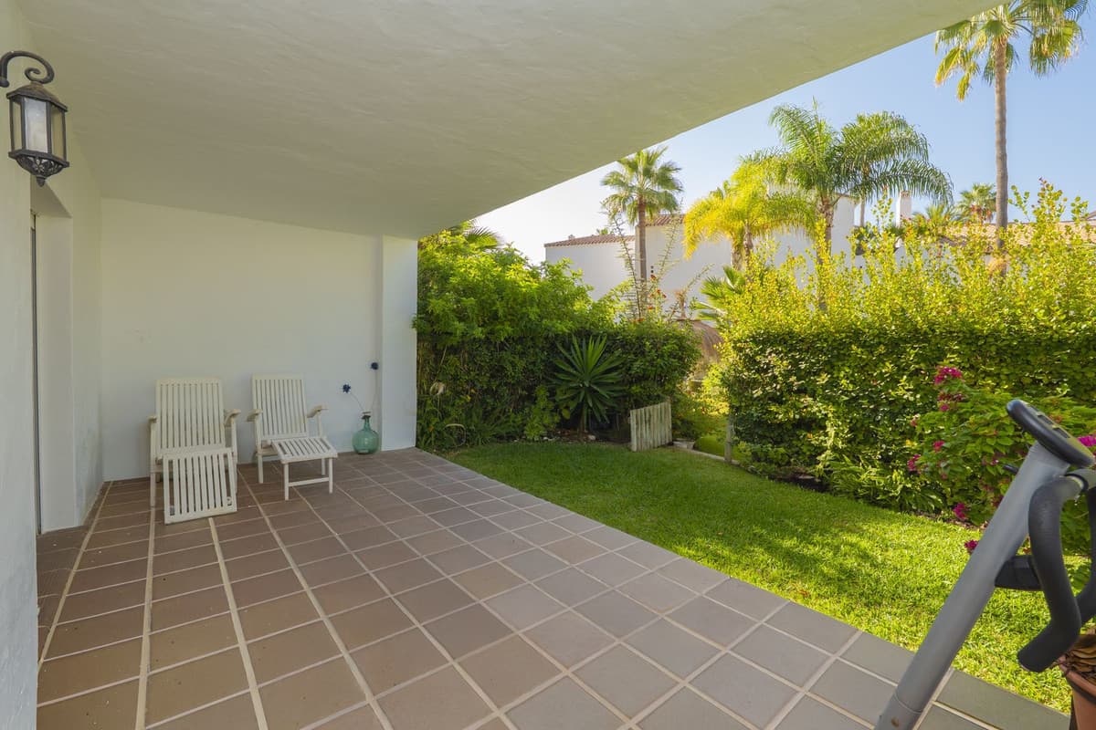 Townhouse in Bahía de Marbella — photo 4 of 10