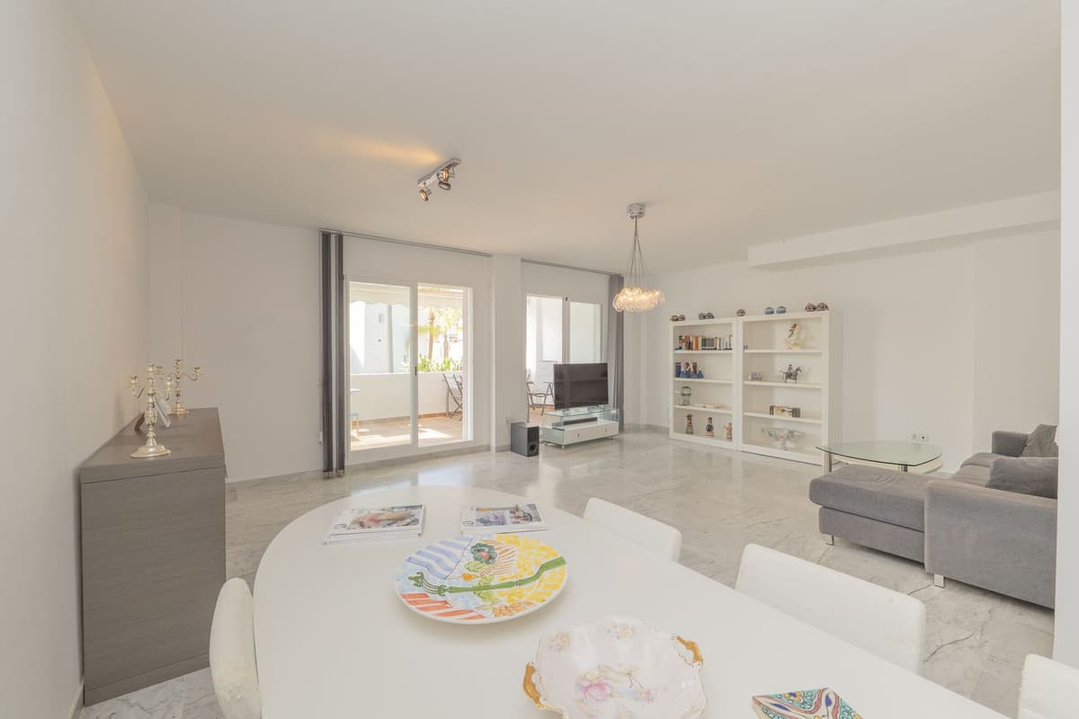 Townhouse in Bahía de Marbella — photo 6 of 10