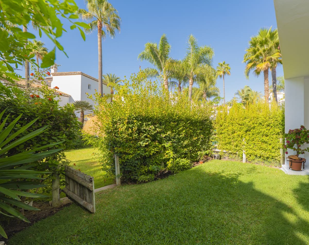Townhouse in Bahía de Marbella — photo 9 of 10