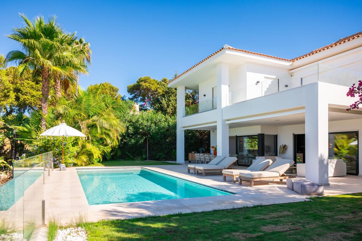 Detached Villa in Artola — photo 1 of 10