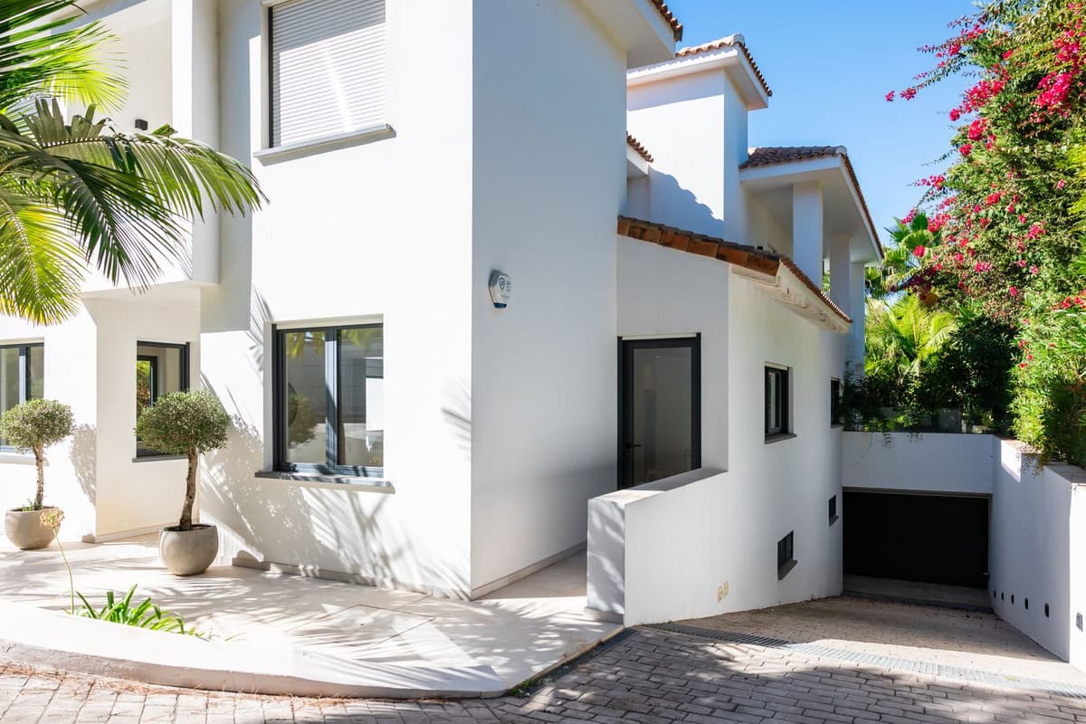 Detached Villa in Artola — photo 4 of 10