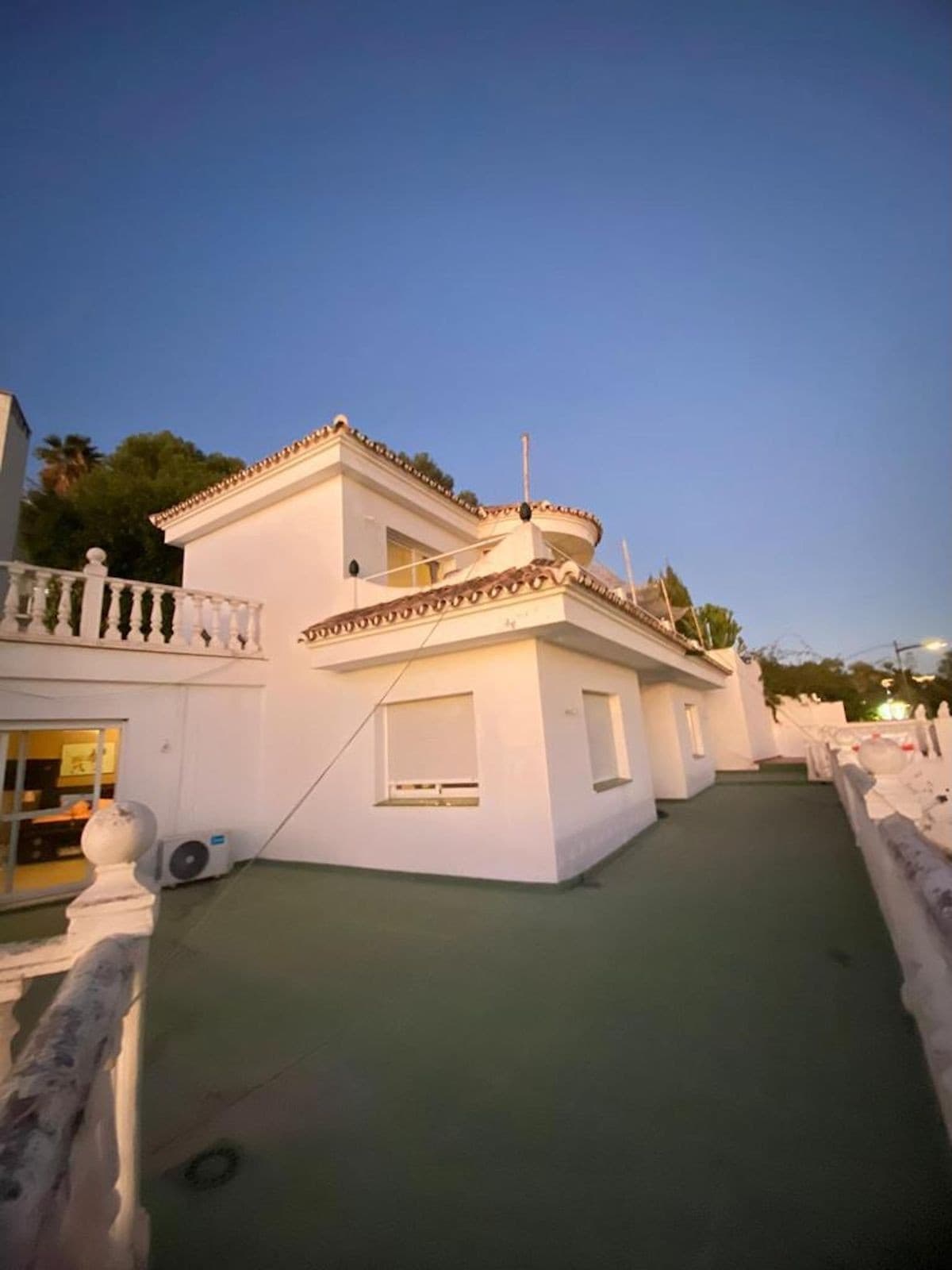 Detached Villa in Nueva Andalucía — photo 2 of 10