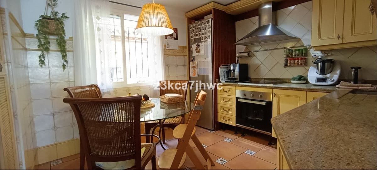 Townhouse in Estepona — photo 3 of 10