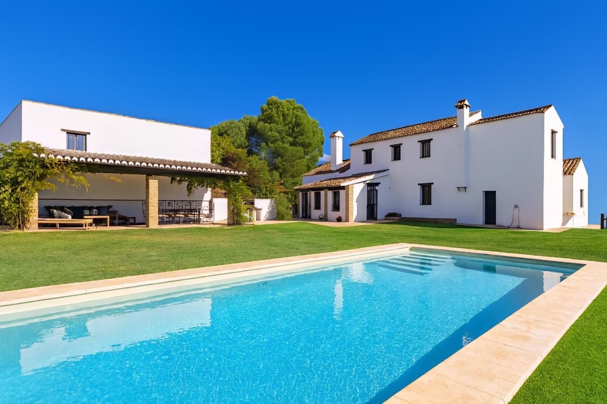 Detached Villa in Ronda — photo 1 of 10