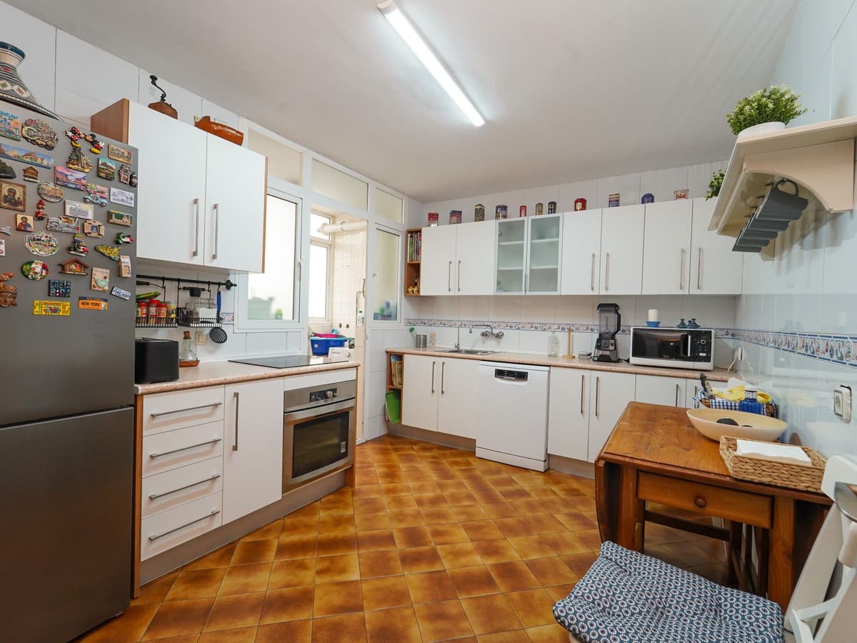 Middle Floor Apartment in Málaga Centro — photo 4 of 10