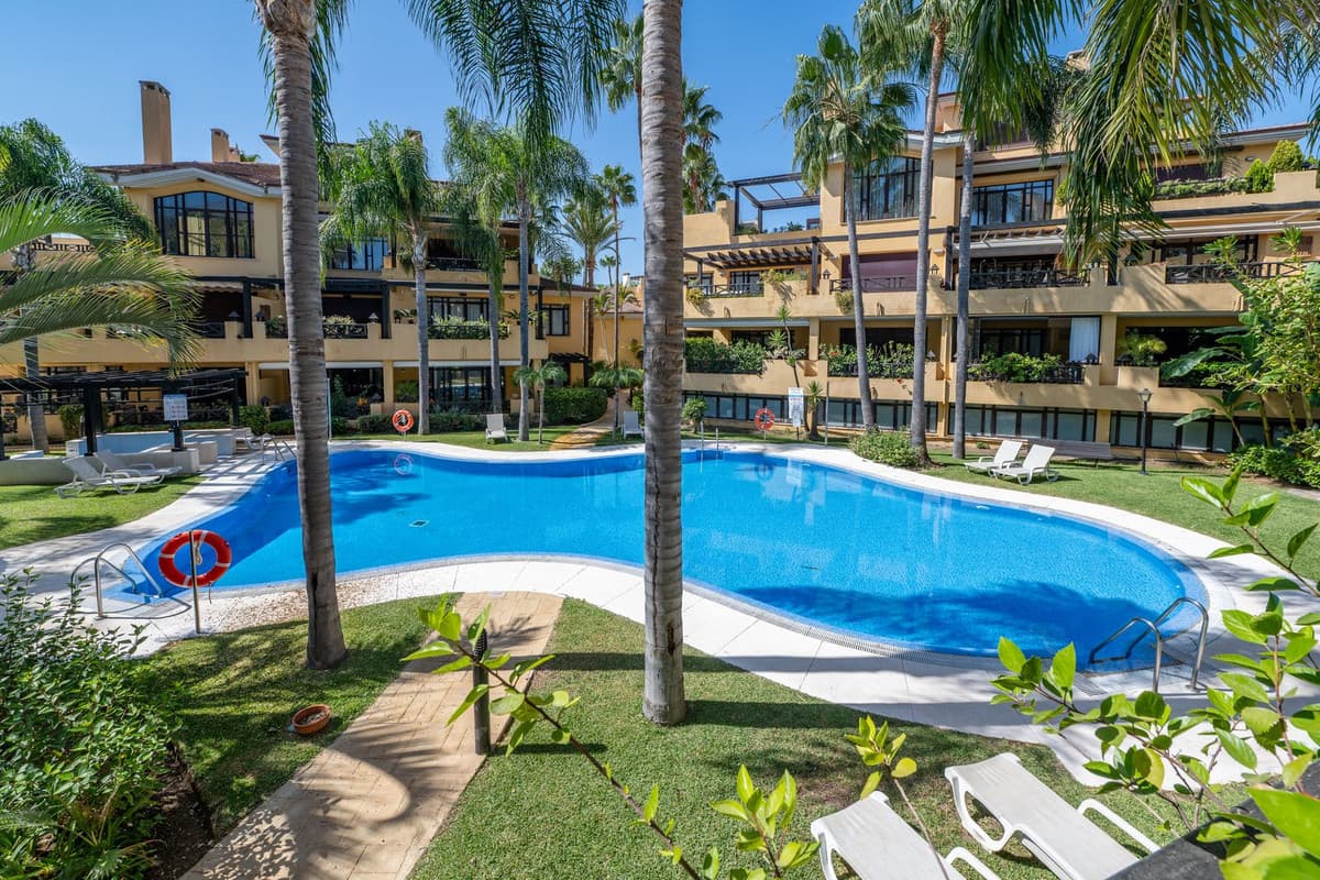 Ground Floor Apartment in Puerto Banús — photo 2 of 10