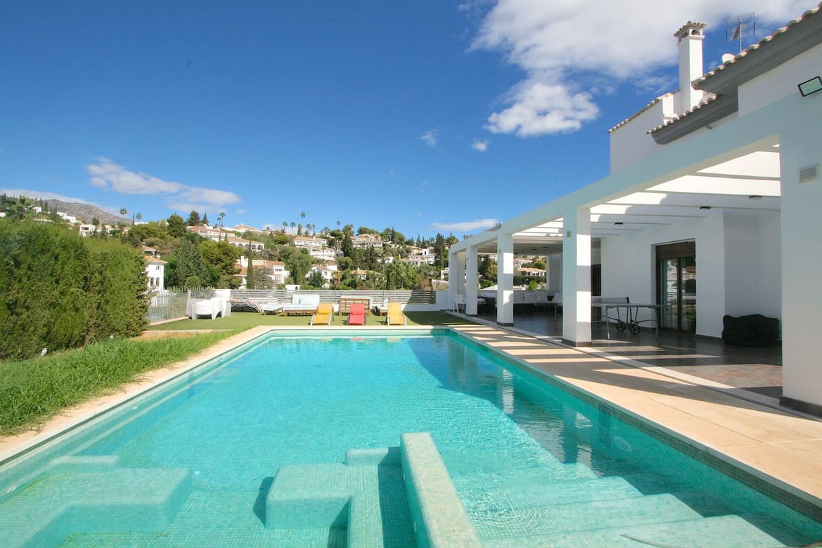 Detached Villa in Sierrezuela — photo 1 of 10