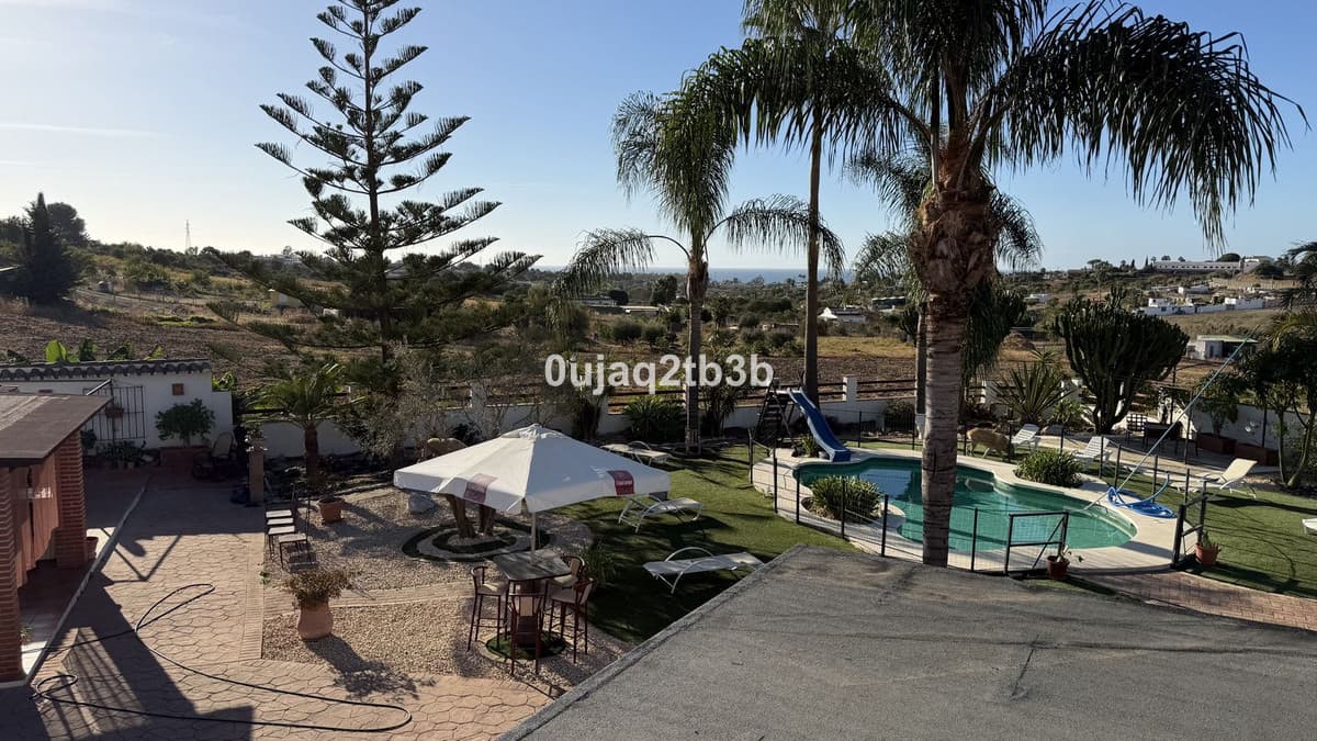 Residential Plot in Estepona — photo 1 of 10