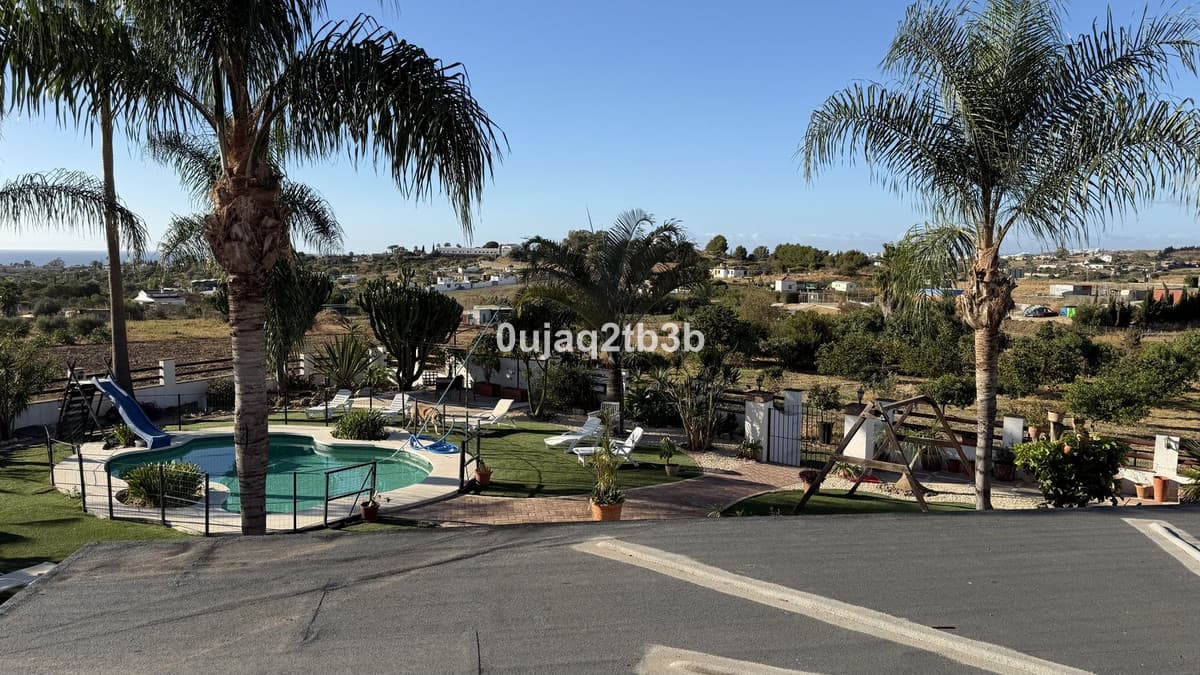 Residential Plot in Estepona — photo 2 of 10