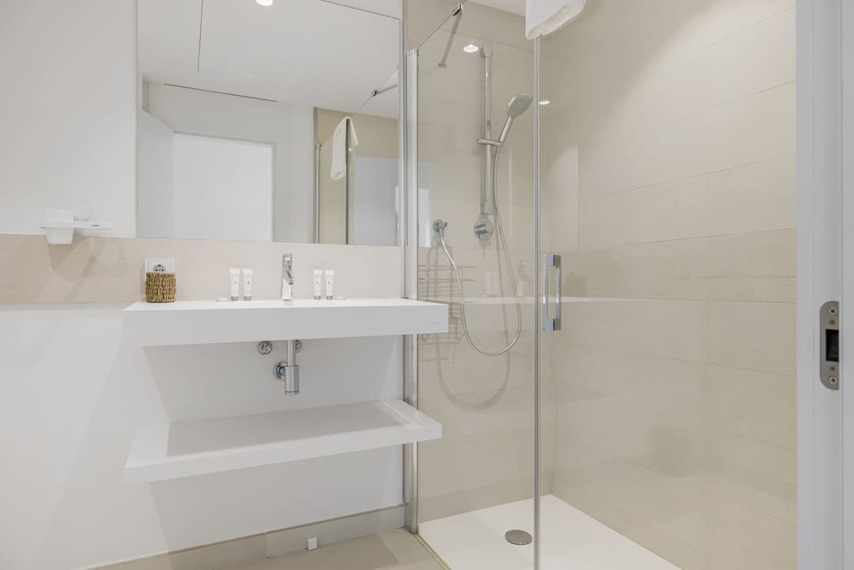 Middle Floor Apartment in Higueron — photo 15 of 19
