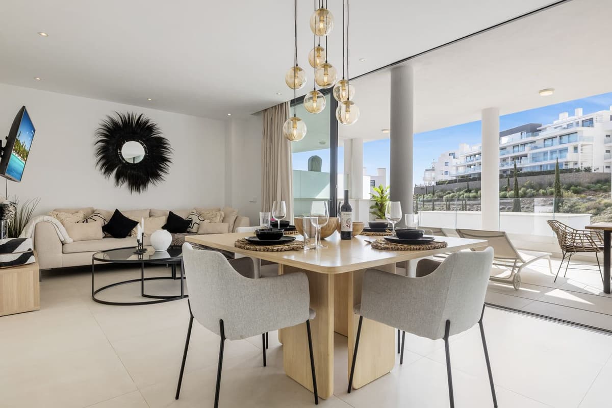 Middle Floor Apartment in Higueron — photo 5 of 19
