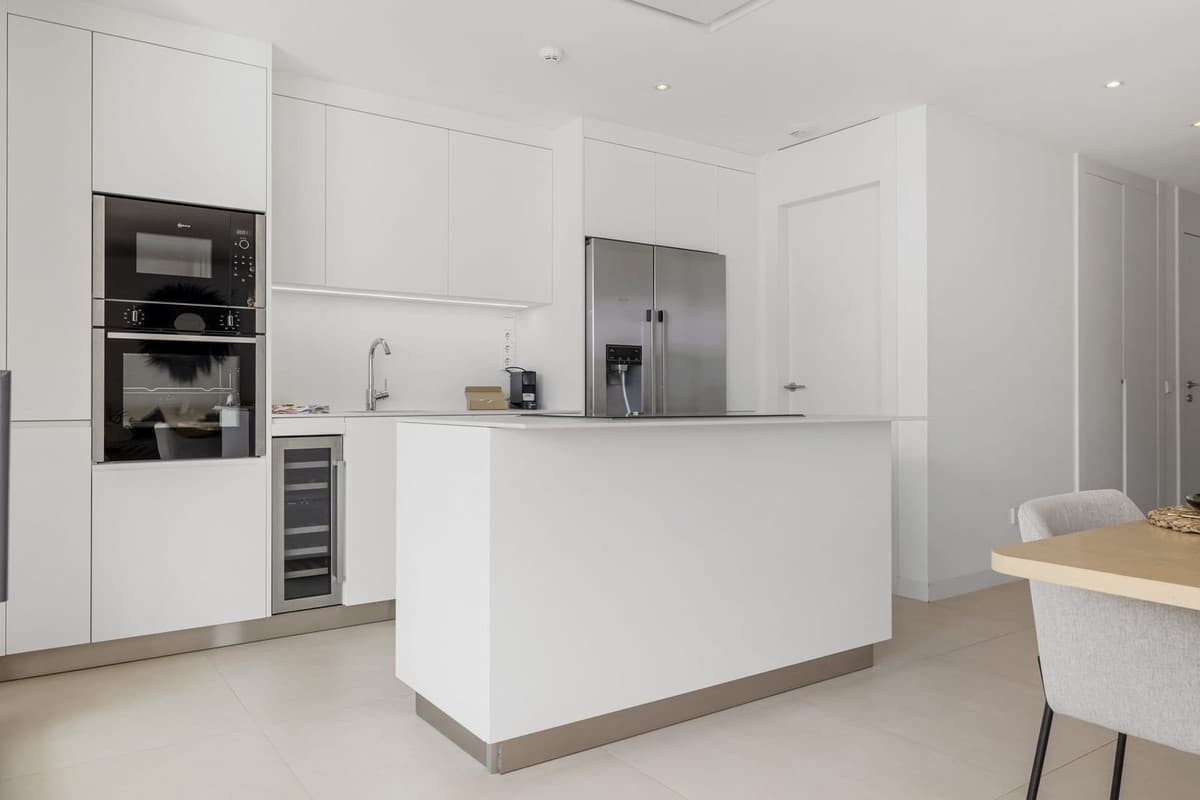 Middle Floor Apartment in Higueron — photo 6 of 19