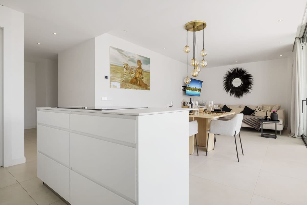 Middle Floor Apartment in Higueron — photo 7 of 19