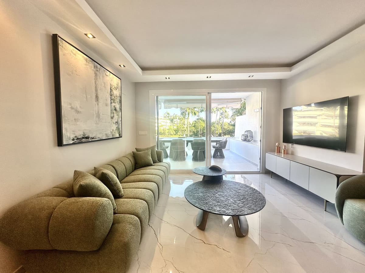 Middle Floor Apartment in Marbella — photo 7 of 10