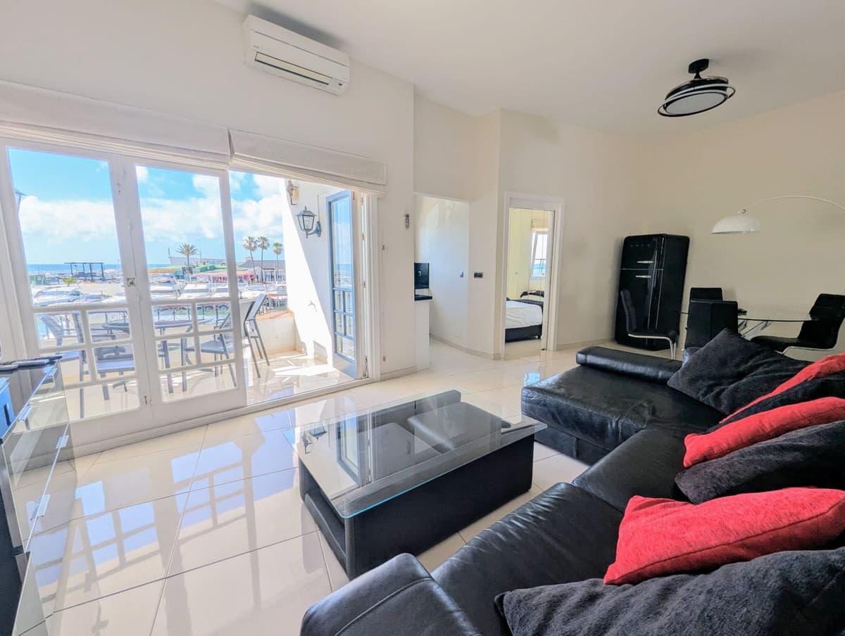 Penthouse in Puerto de Cabopino — photo 2 of 10