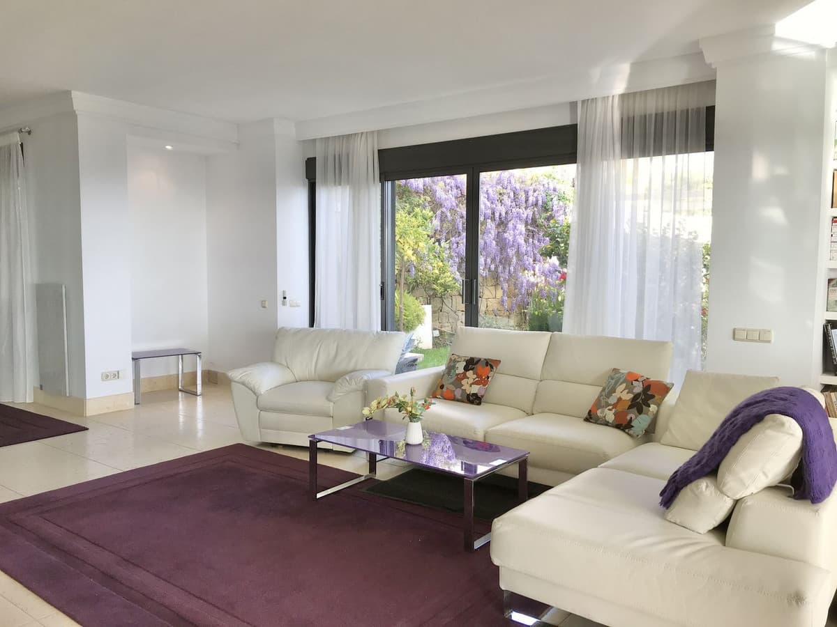 Middle Floor Apartment in Altos de los Monteros — photo 2 of 10