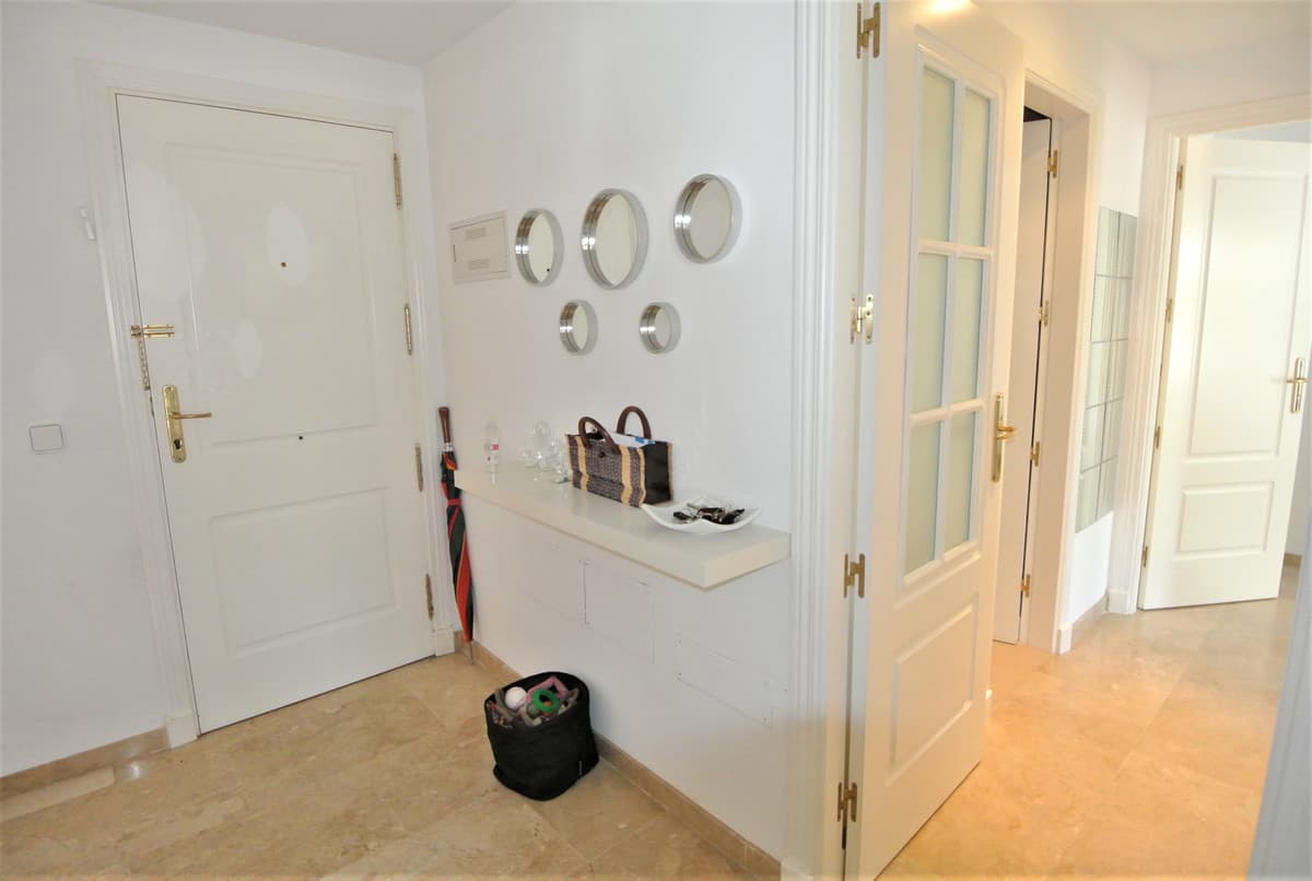 Middle Floor Apartment in The Golden Mile — photo 6 of 10