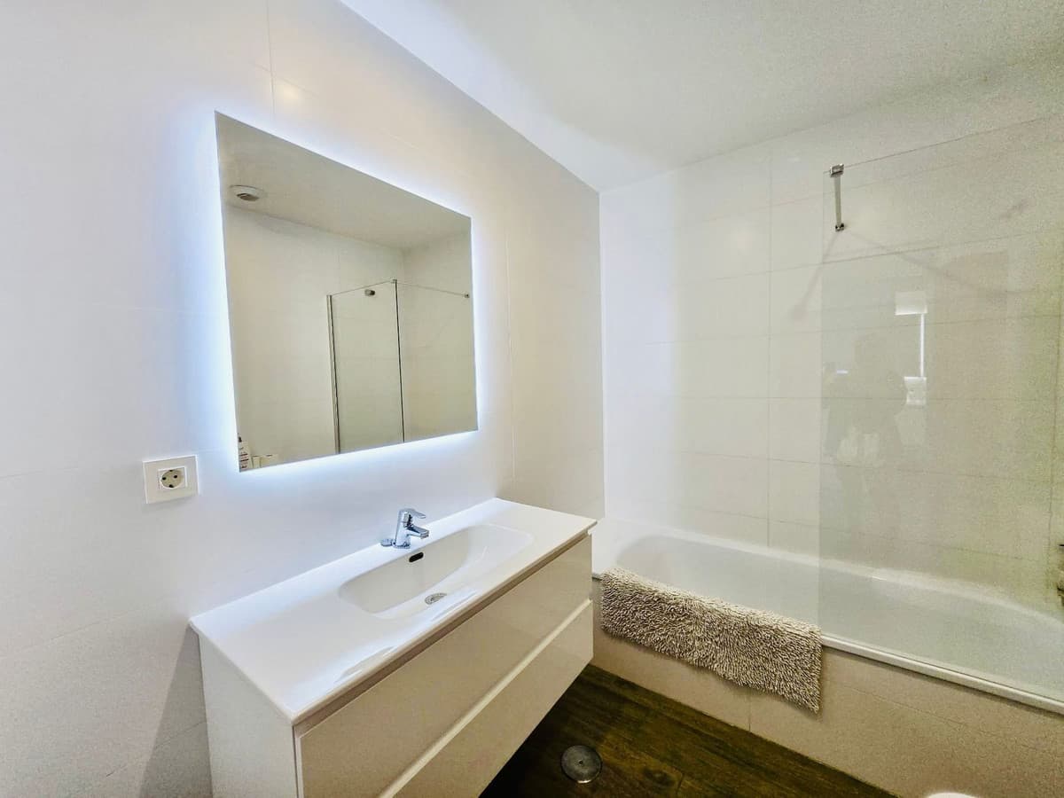 Middle Floor Apartment in Nueva Andalucía — photo 7 of 8