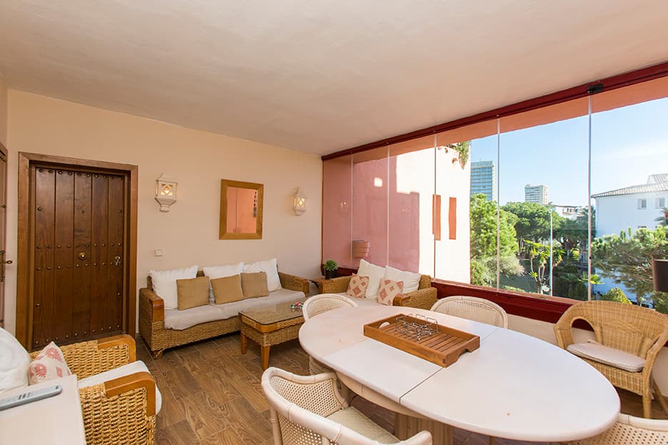 Middle Floor Apartment in Elviria — photo 2 of 10