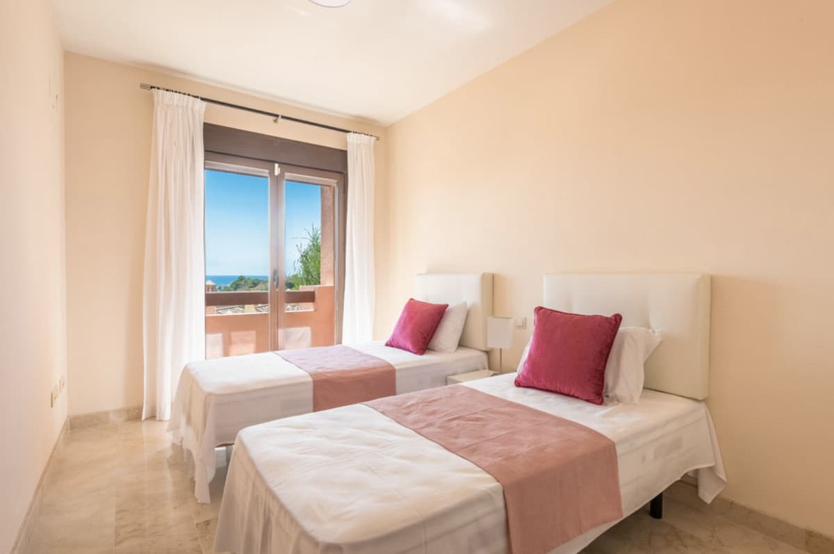 Townhouse in Estepona — photo 7 of 10