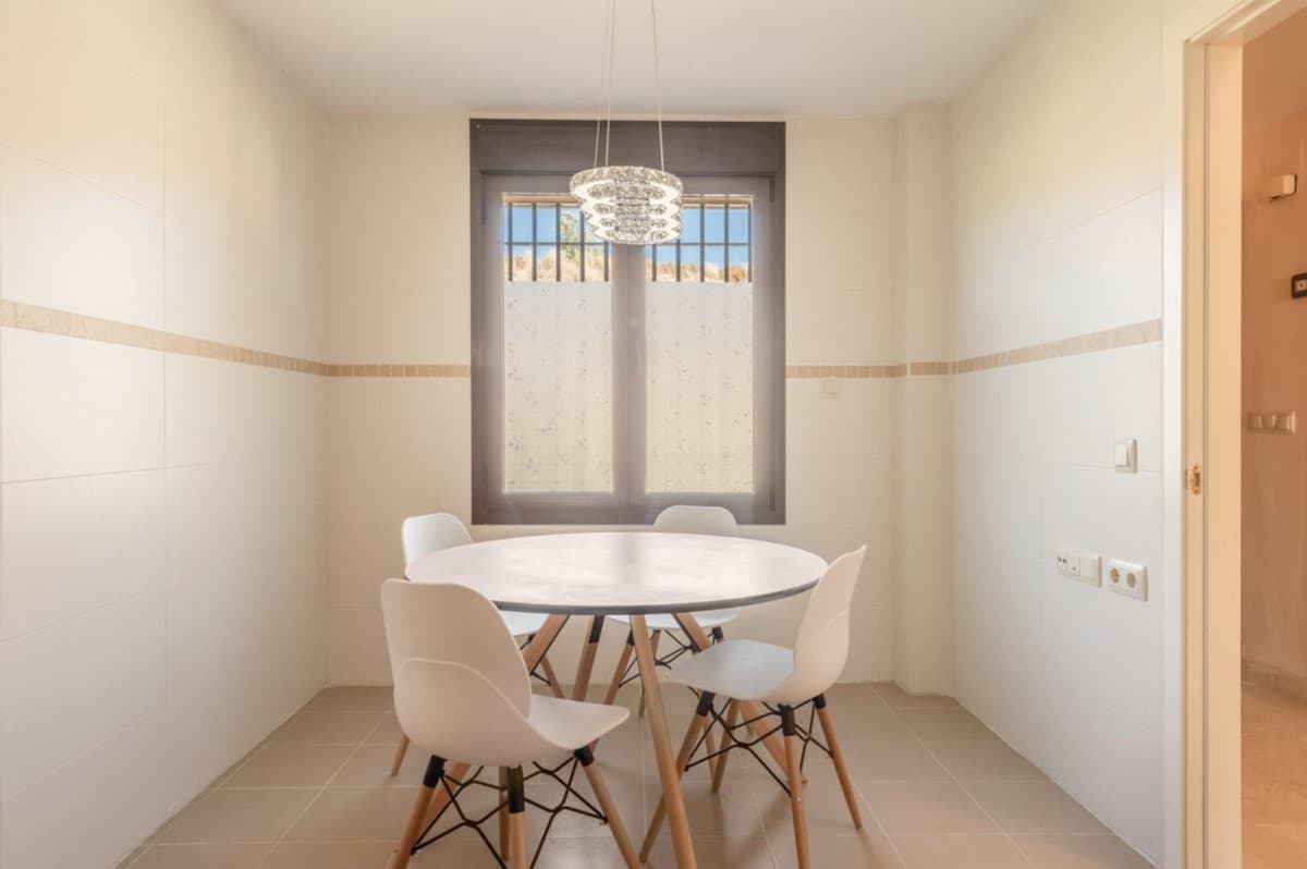 Townhouse in Estepona — photo 9 of 10