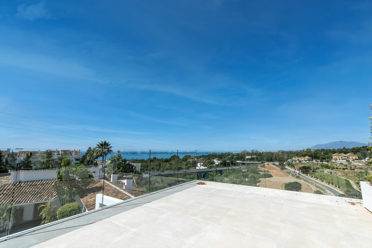 Detached Villa in Marbella — photo 1 of 10