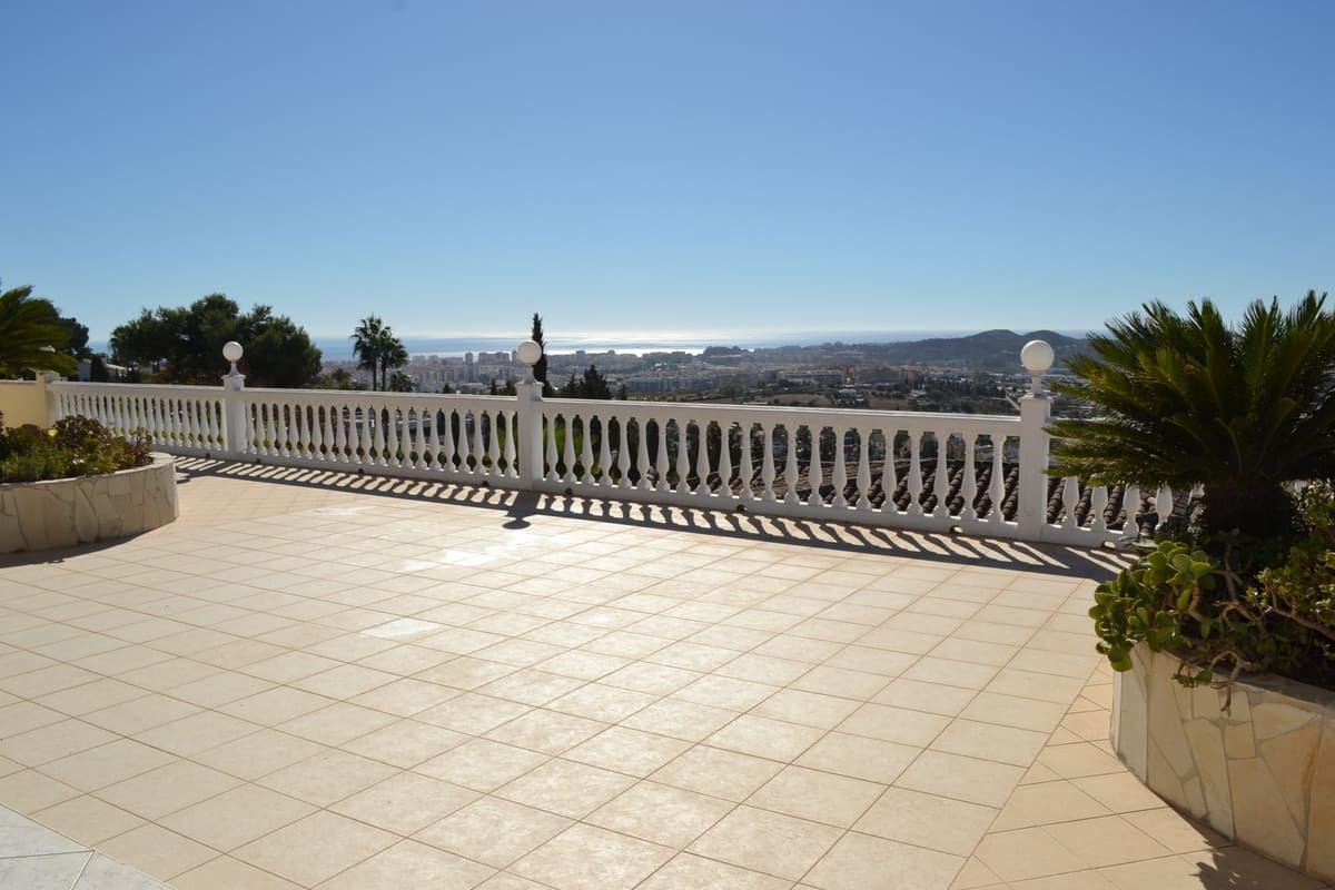 Detached Villa in Sierrezuela — photo 4 of 10