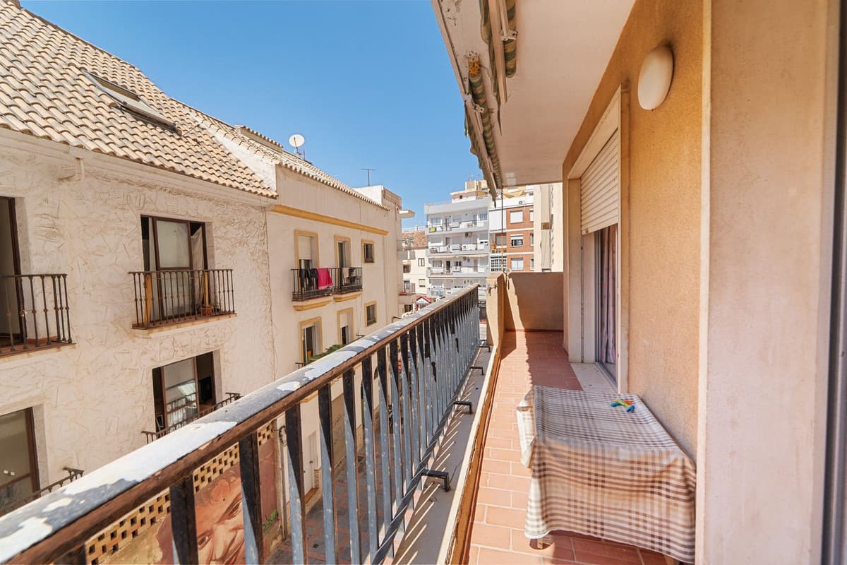 Middle Floor Apartment in Fuengirola — photo 2 of 10