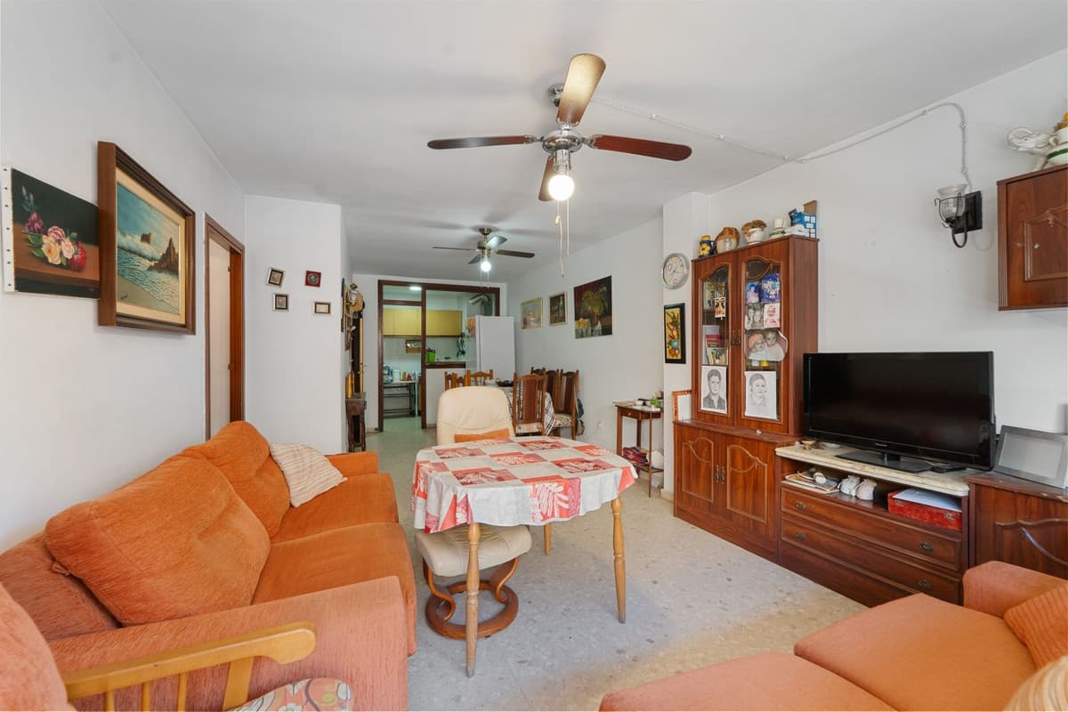 Middle Floor Apartment in Fuengirola — photo 5 of 10