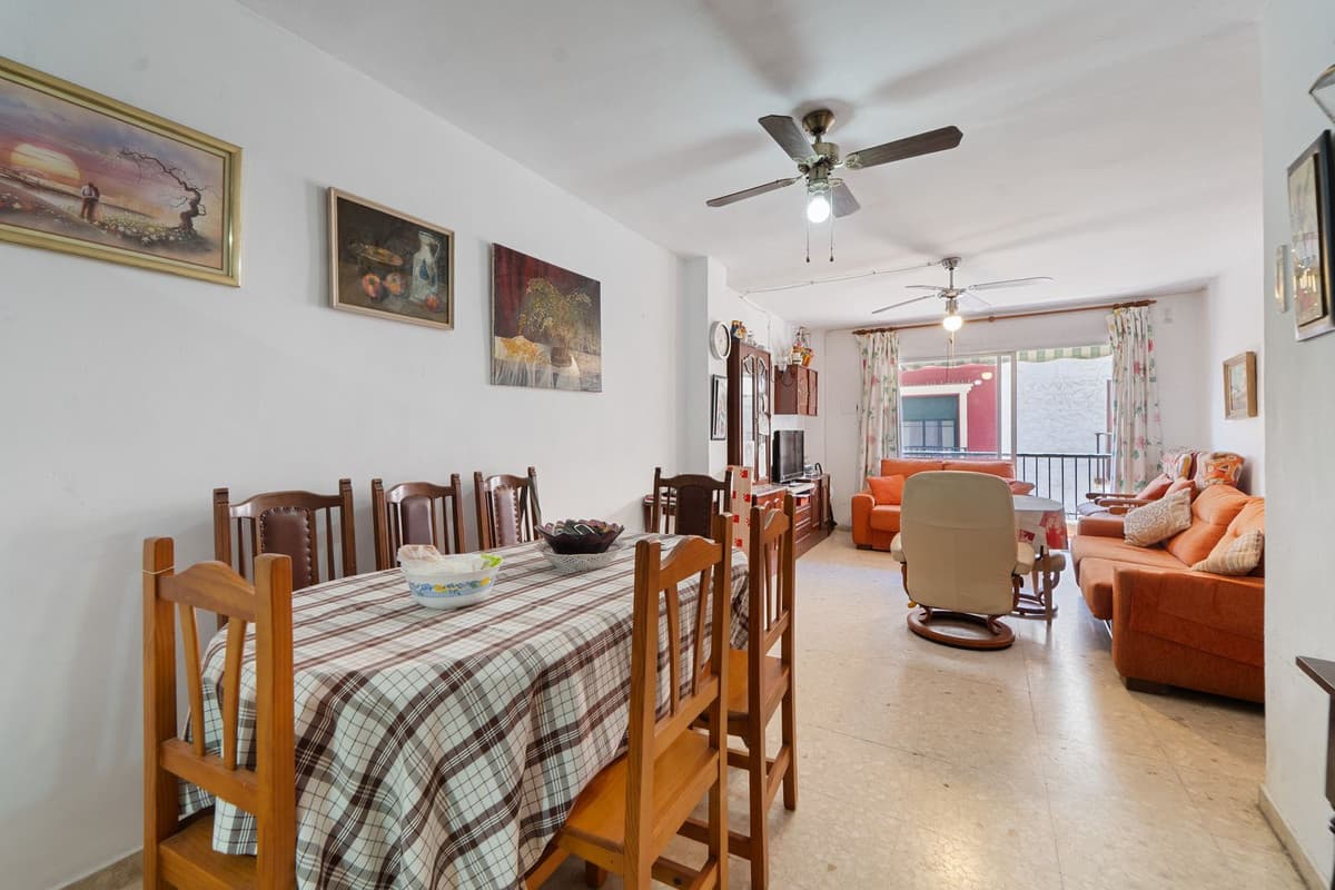 Middle Floor Apartment in Fuengirola — photo 7 of 10
