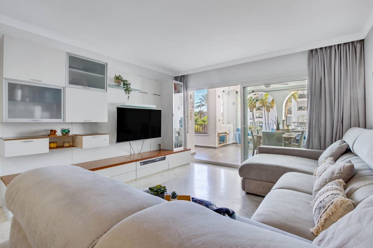 Middle Floor Apartment in Torremolinos — photo 1 of 10