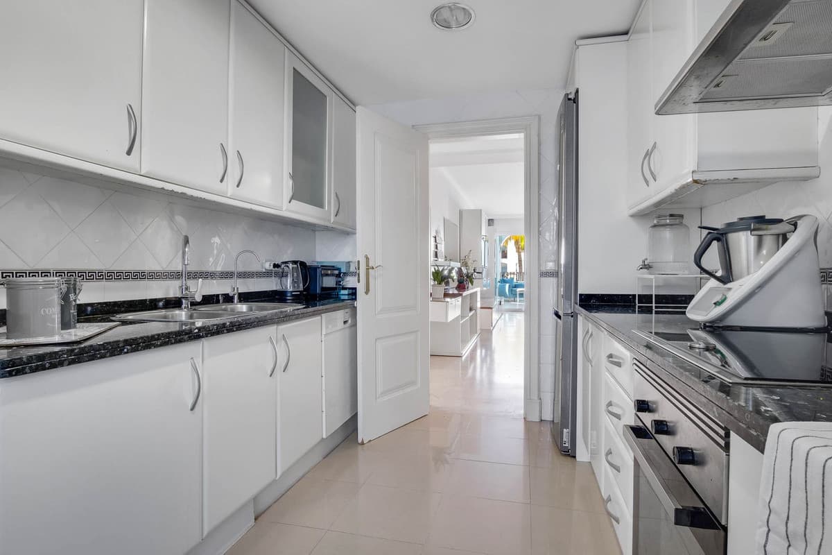 Middle Floor Apartment in Torremolinos — photo 9 of 10
