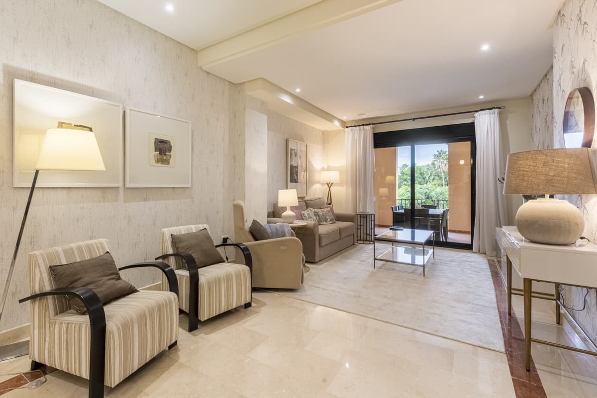 Middle Floor Apartment in Puerto Banús — photo 7 of 10